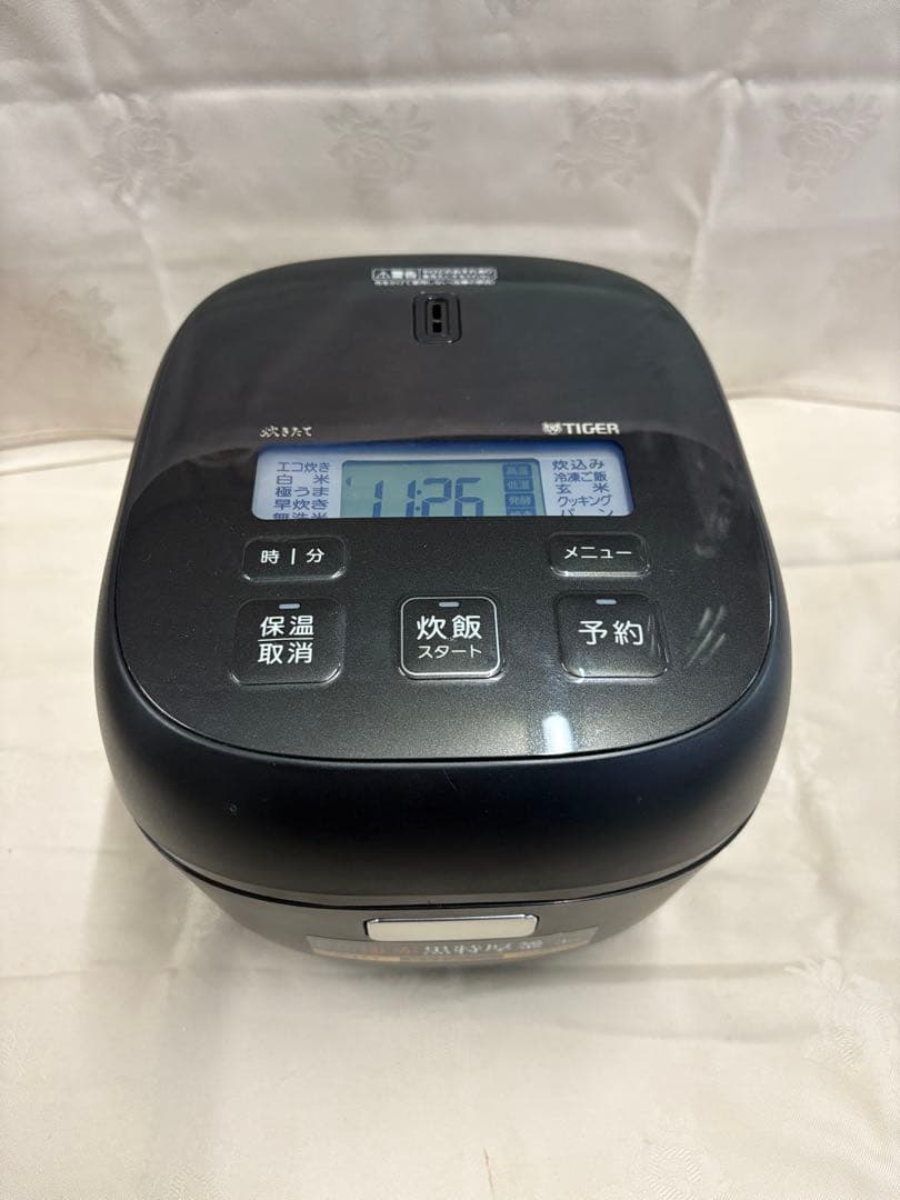 タイガー IH炊飯ジャー　３合炊き　2022年モデル　JPH-A550