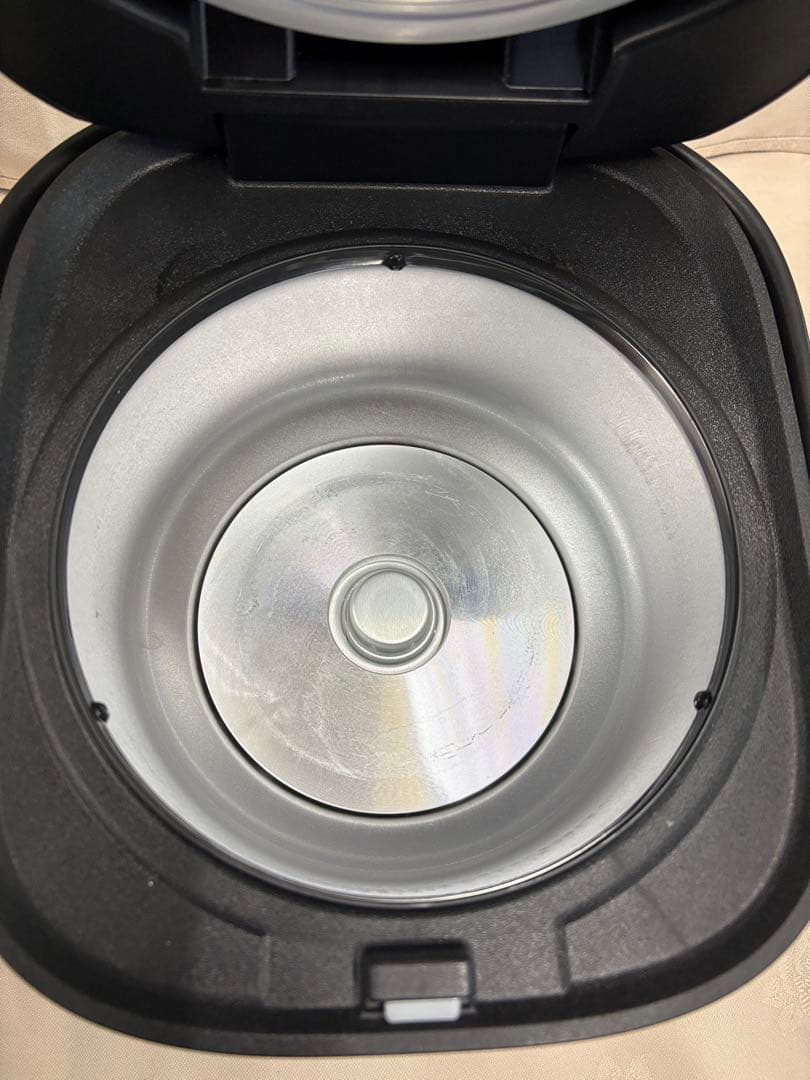 タイガー IH炊飯ジャー　３合炊き　2022年モデル　JPH-A550