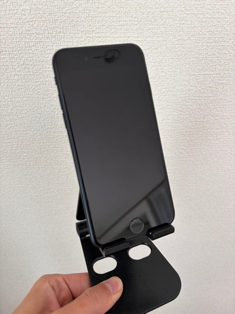 iPhone SE3 第3世代　64g 本体