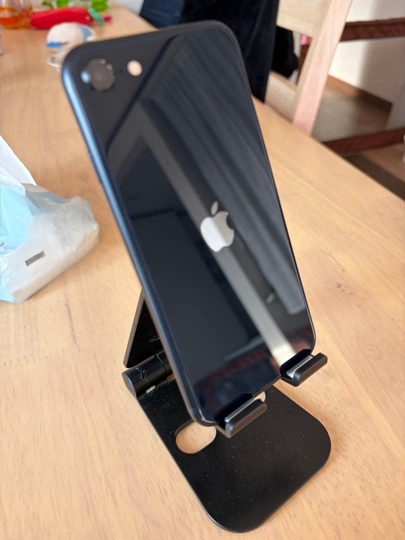 iPhone SE3 第3世代　64g 本体