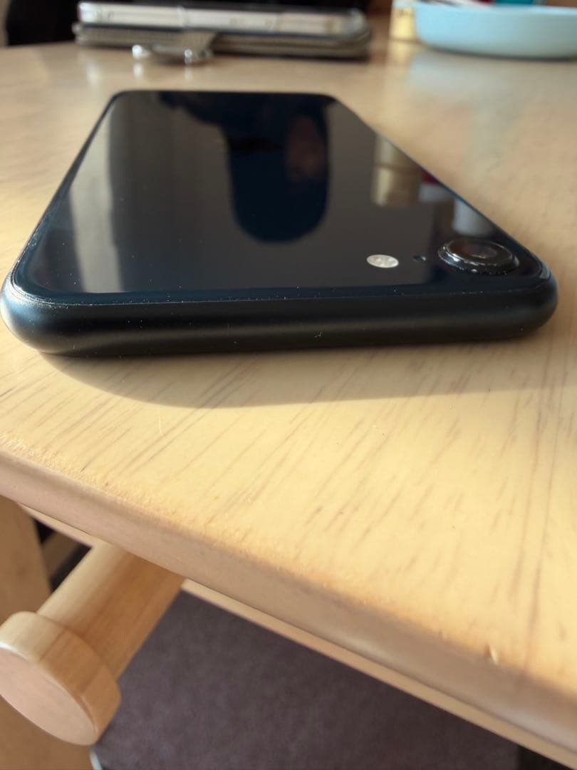 iPhone SE3 第3世代　64g 本体