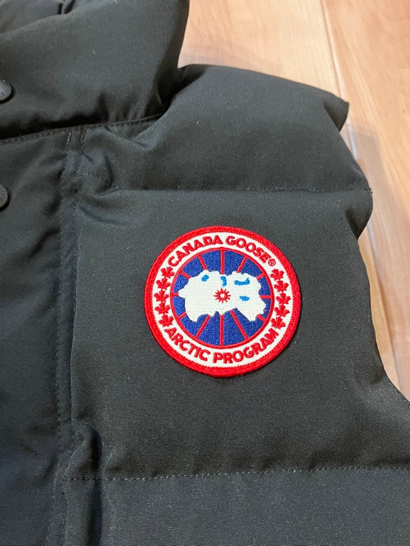 【当日または翌日発送】   カナダグース ダウンベスト　黒