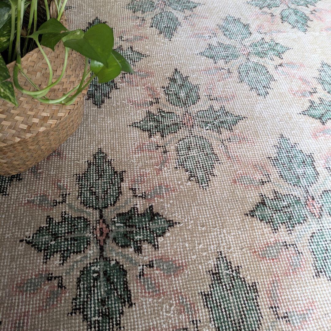 109×201 落ち着きベージュ　リーフ柄　トルコヴィンテージラグ