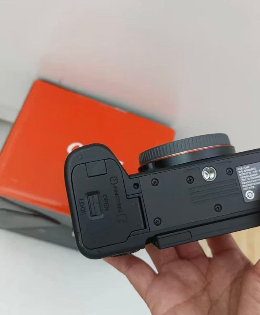 Sony ミラーレス一眼 a7cii α7c2