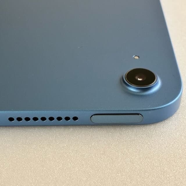 美品　iPad (10世代）Wi-Fi 64GB ブルー フル充電100%