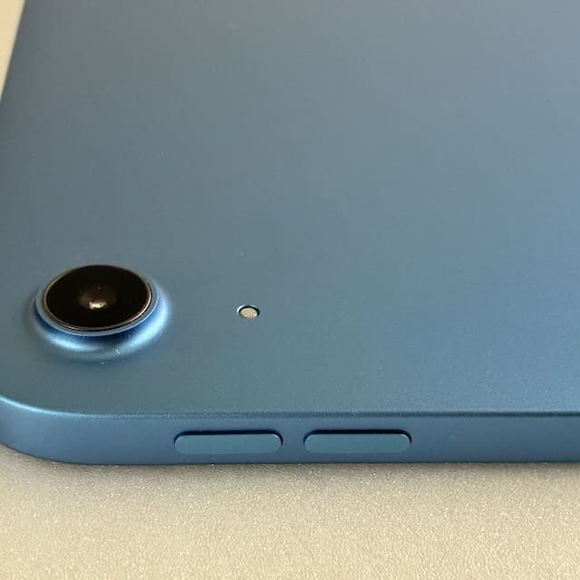 美品　iPad (10世代）Wi-Fi 64GB ブルー フル充電100%