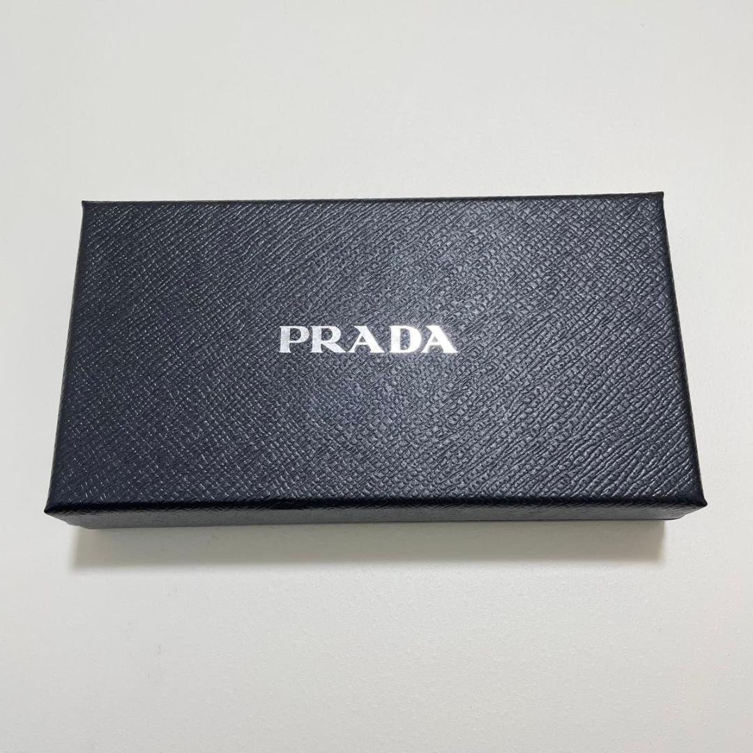 プラダ iPhone15 スマホケース NERO 黒 サフィアーノ 新品未使用