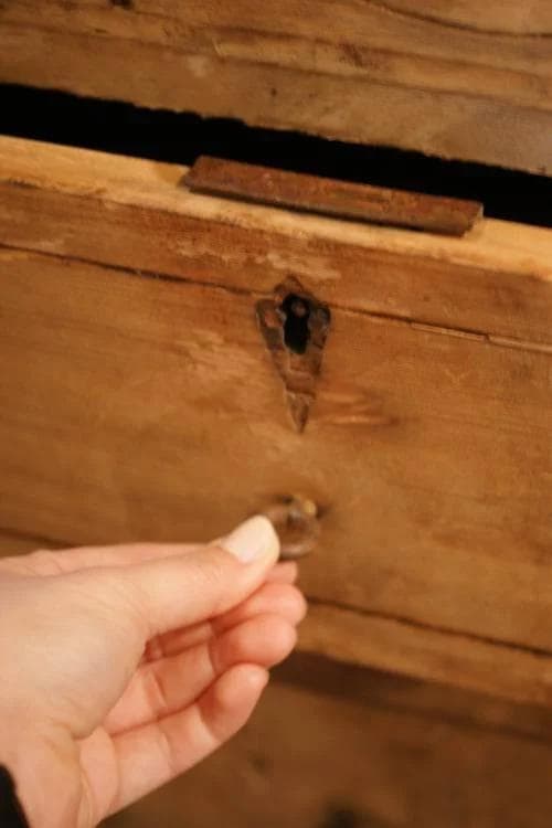 アンティークウッドチェスト