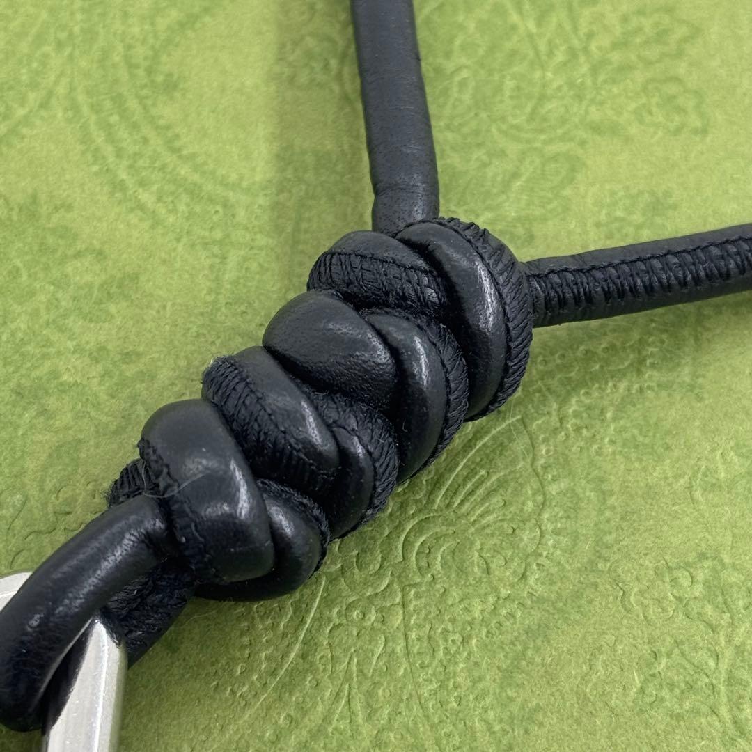 ボッテガヴェネタ トライアングル キーリング 黒 076012