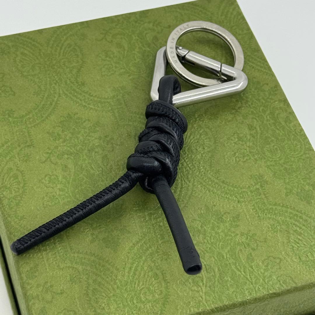 ボッテガヴェネタ トライアングル キーリング 黒 076012