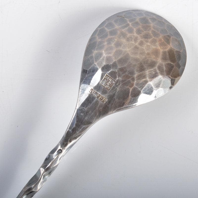 鶴岡鉦次郎　銀製　SILVER刻印　鎚目　匙　約36g　共箱　M　R4329