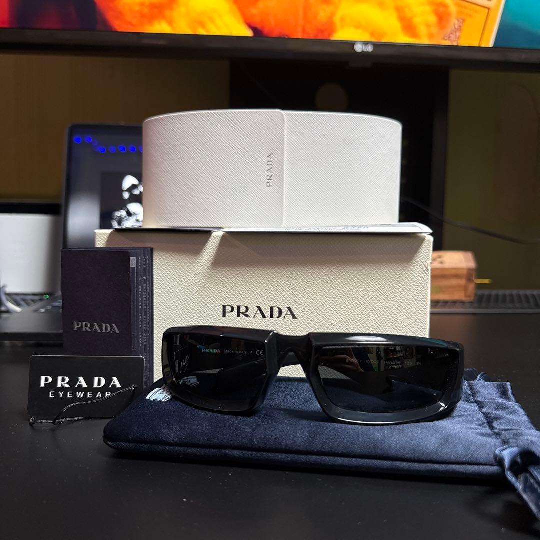 PRADA ブラック サングラス　21 savage 愛用￼