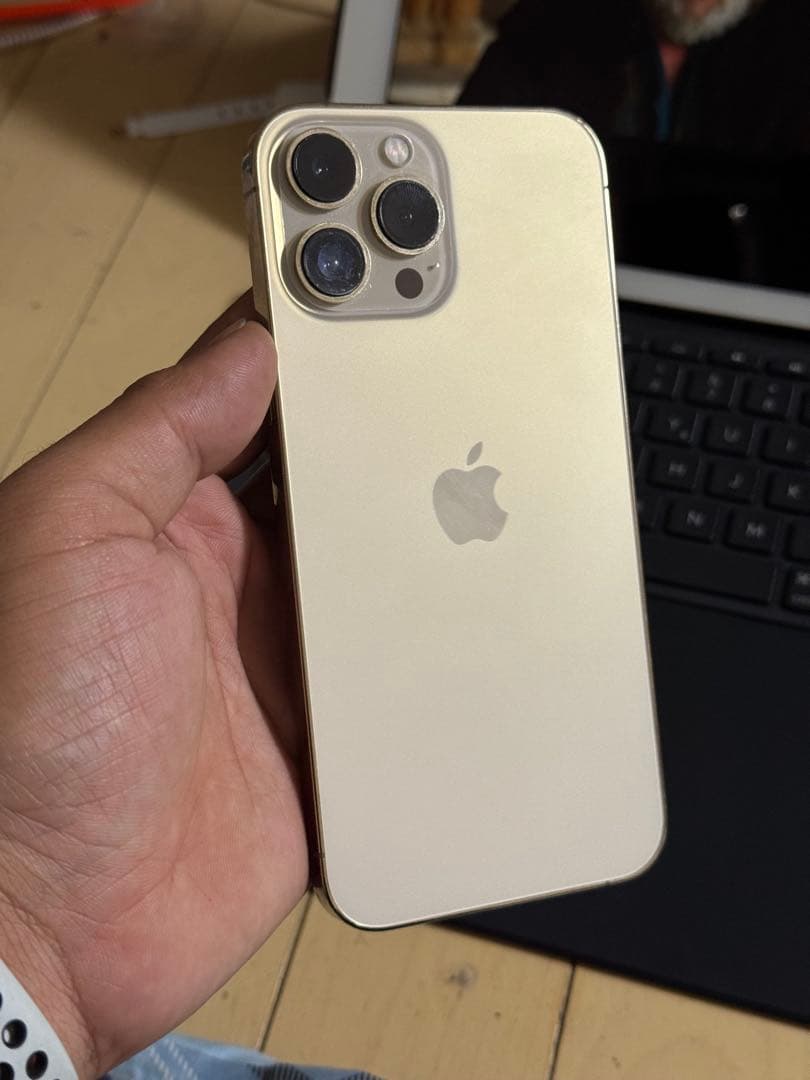 iPhone 13 Pro Max 1.02TB ゴールド