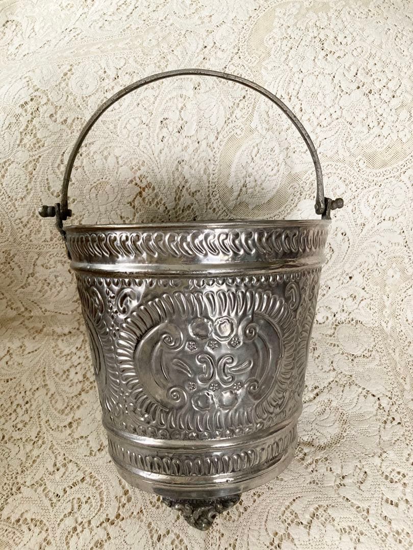 再値下　英国ヴィンテージ　味わい&存在感♪ブリキ打出し装飾インテリアバケツ　難有