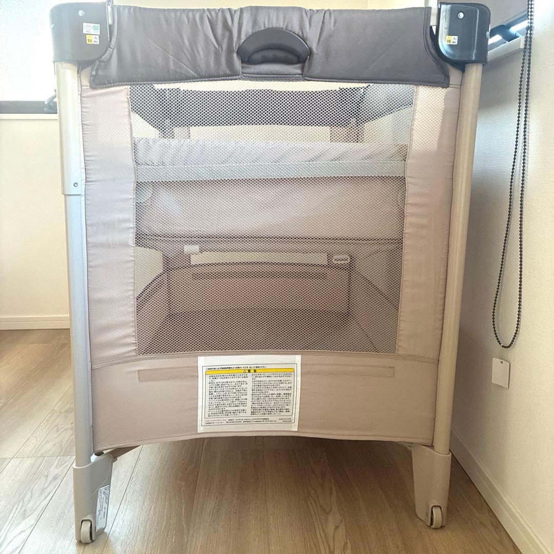 アップリカ　ココネルエアー　折りたたみベビーベッド