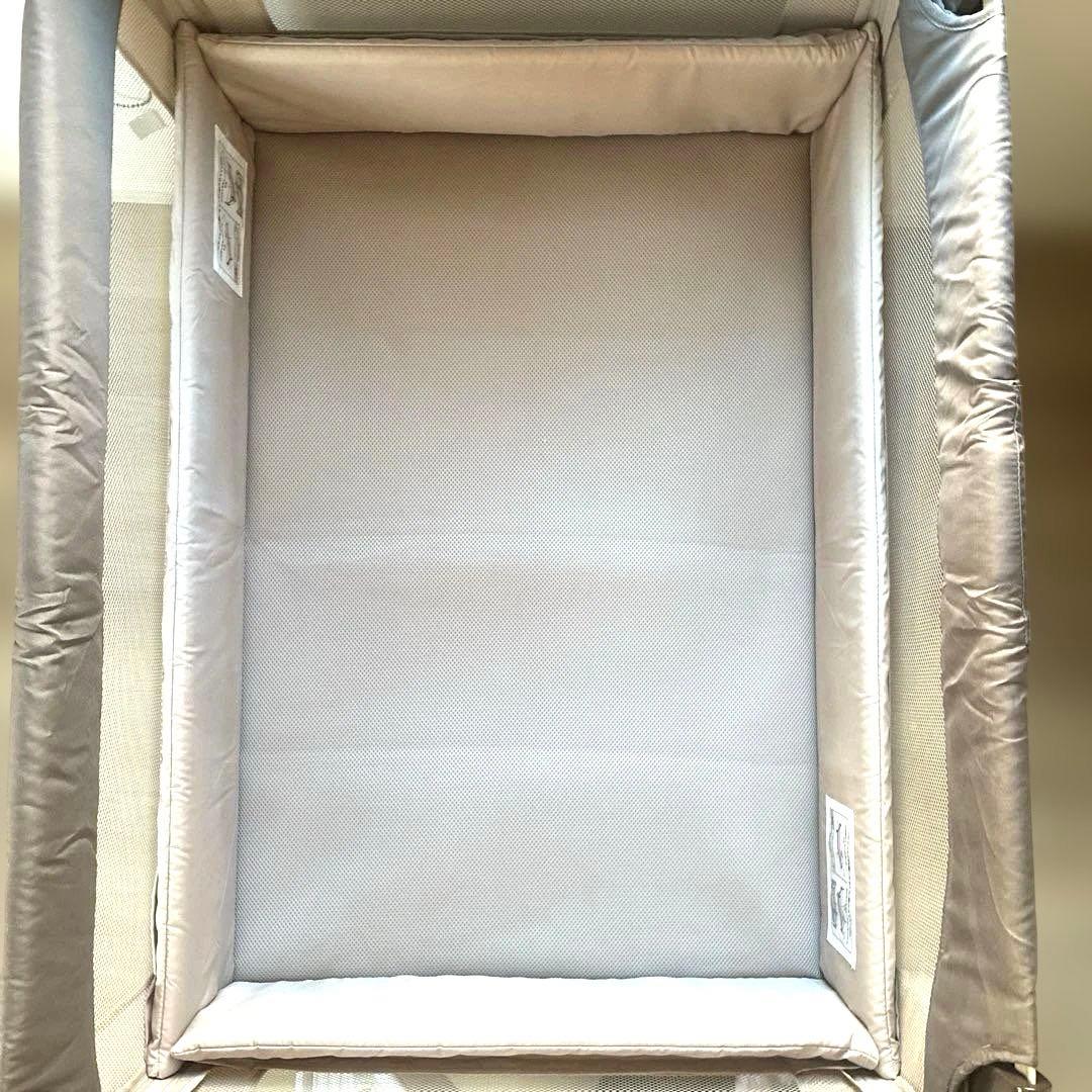 アップリカ　ココネルエアー　折りたたみベビーベッド