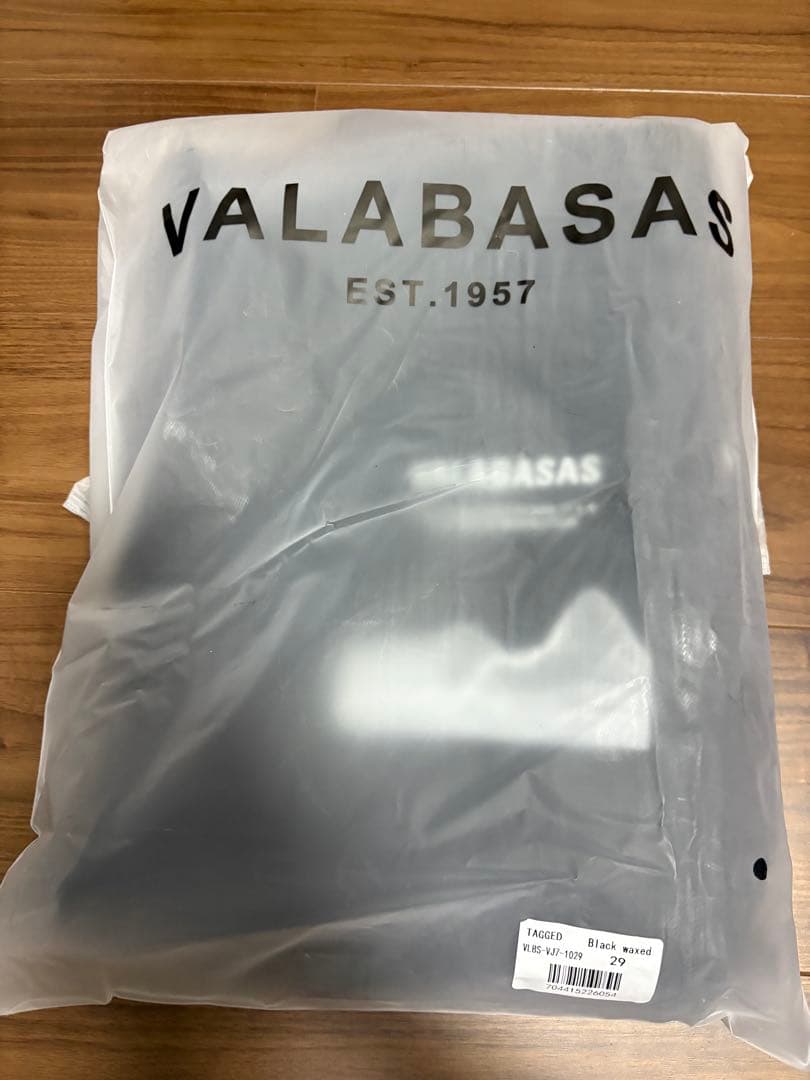 【新品】 VALABASAS ワックスコーティング バギーデニム サイズ29 黒