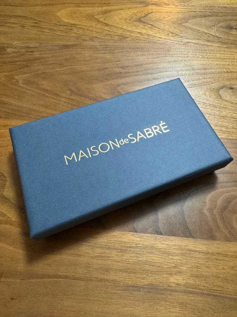 MAISON de SABRÉ スマホケース 黒 iPhone15Pro 対応