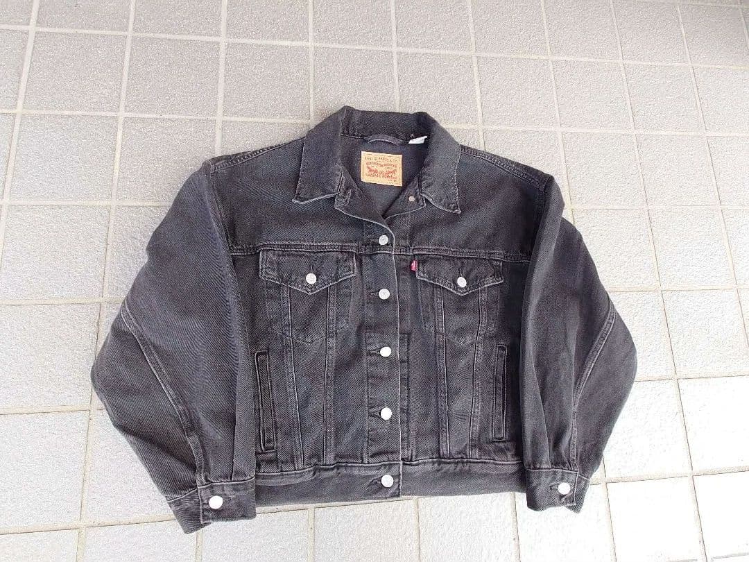 お*着様 現行LEVI'S デニムジャケット 黒 US:m Jp:Ｌ