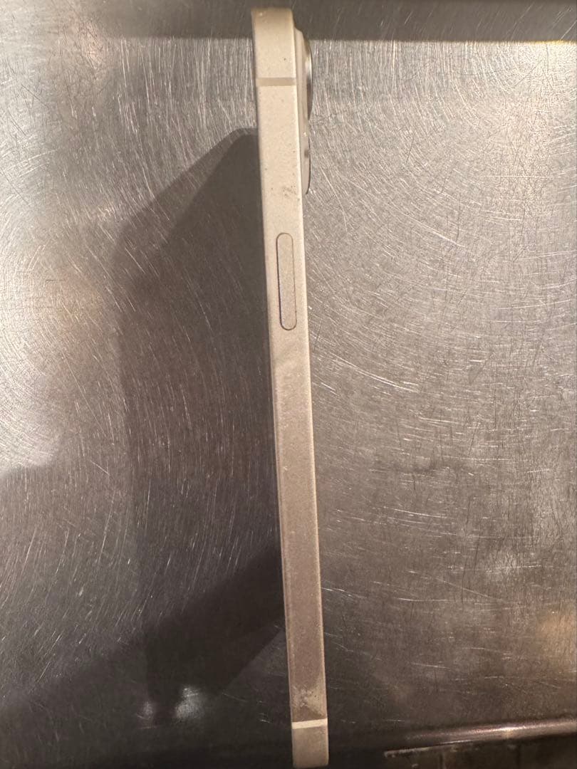 Apple iPhone 14 plus スターライトひびがある