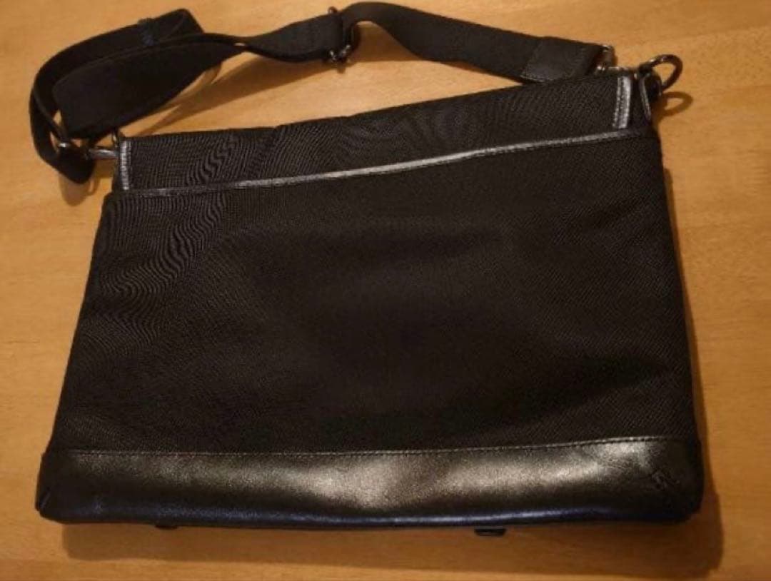 J.K.【新品未使用】バーバリーブラックレーベル本革ショルダーバッグ