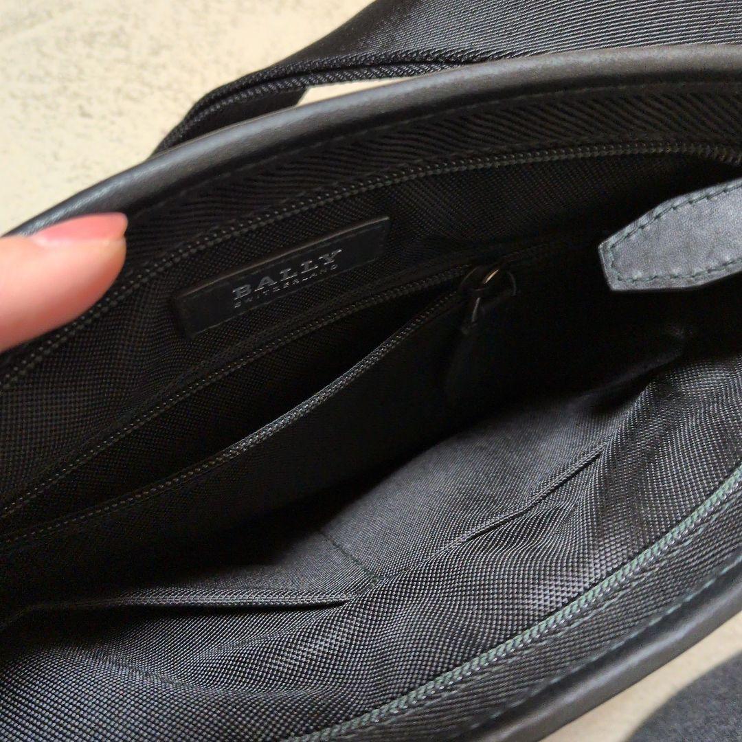 バリー　メンズショルダーバッグ　黒