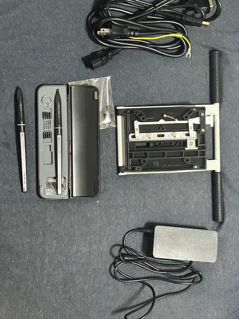 HUION KAMVAS GT-221Pro21.5インチ 液タブ