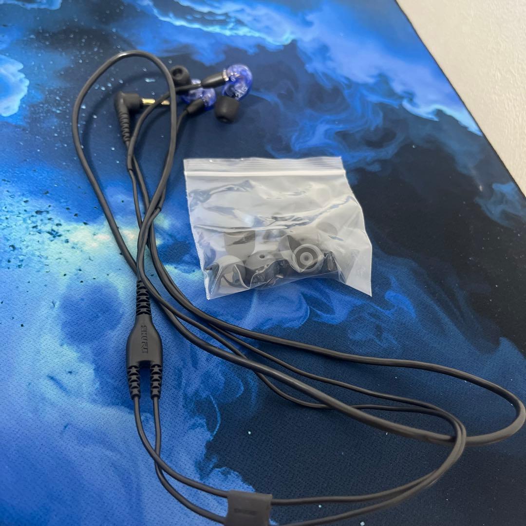 SHURE SE215 SPECIAL EDITIONイヤフォン　中古