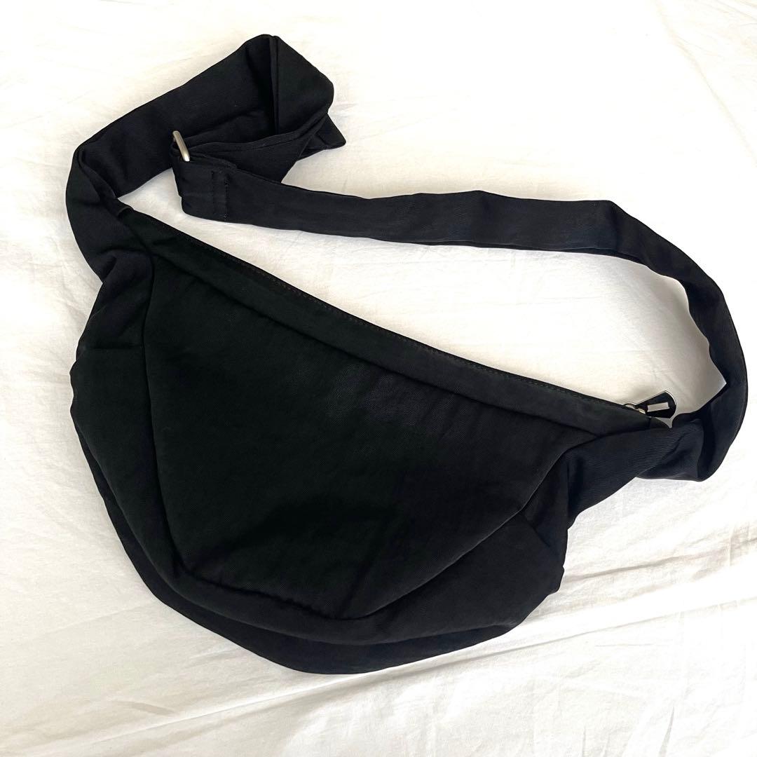 【極美品】ITTI ANNIE PUFFER MINI MOONBAG ブラック