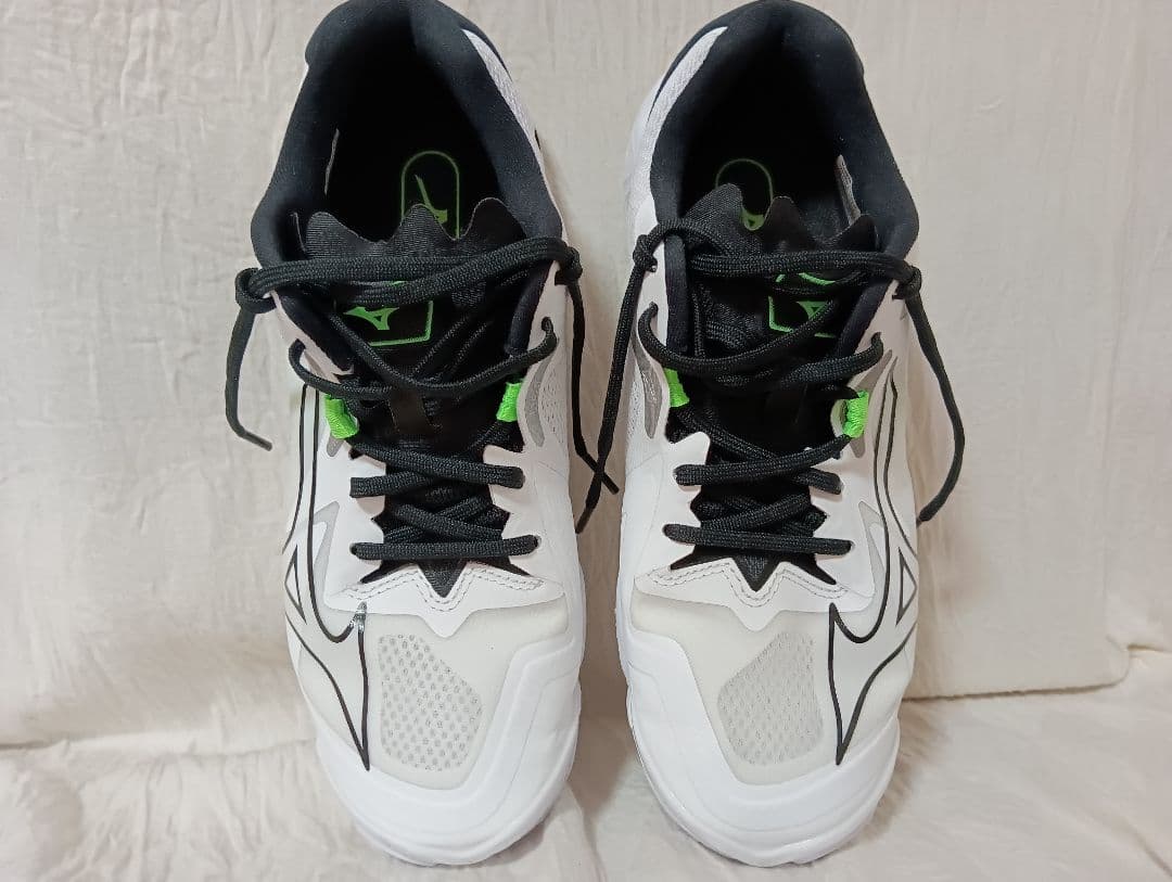 ミズノバレーボールシューズ ウェーブライトニング Z8 WIDE 26.5センチ