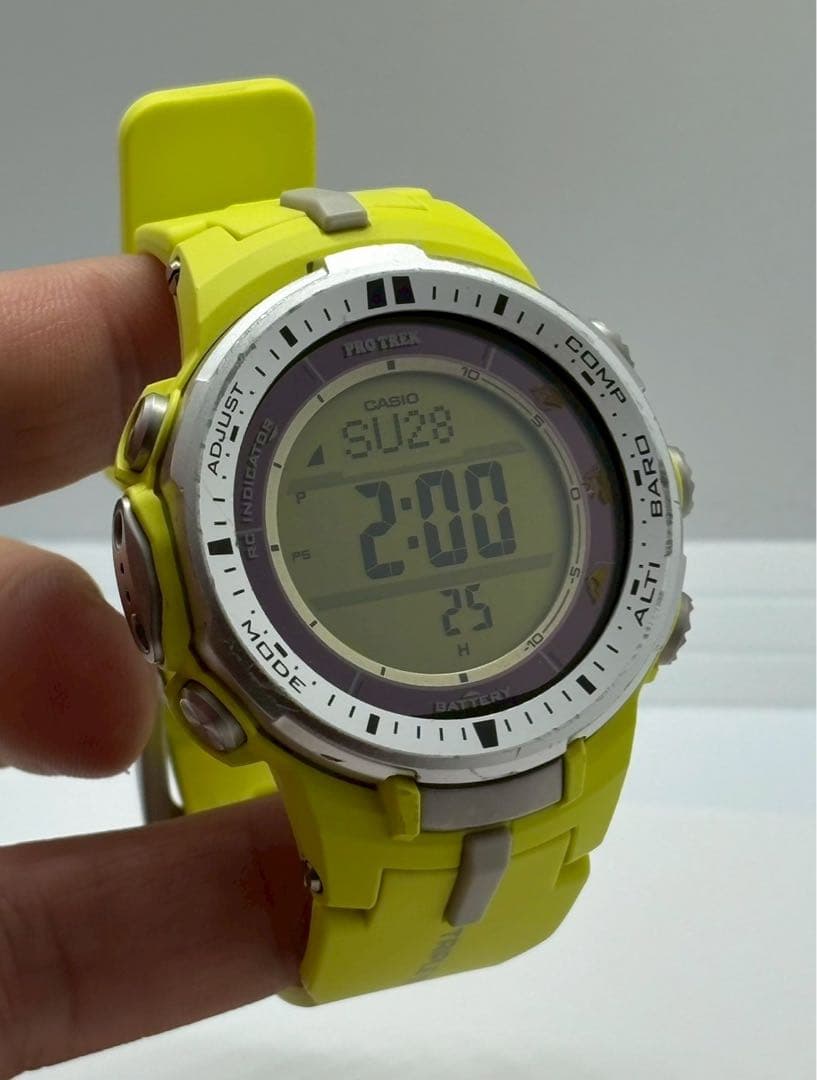 カシオ　プロトレック　PRO TREK　腕時計　PRW-3000　イエロー