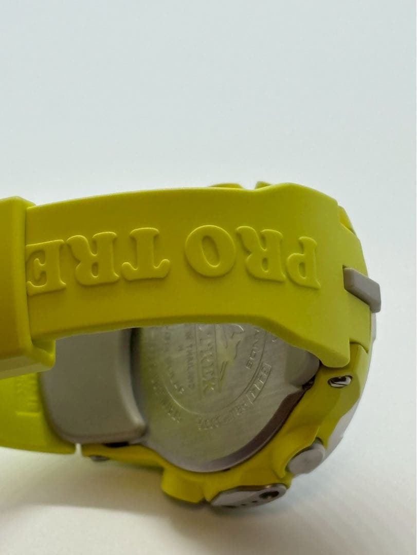 カシオ　プロトレック　PRO TREK　腕時計　PRW-3000　イエロー