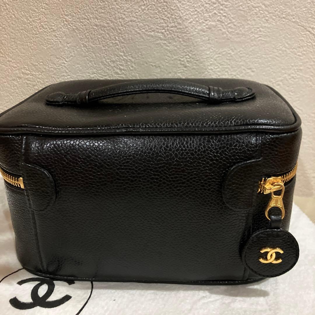 CHANEL ブラック レザー ボックスバッグ