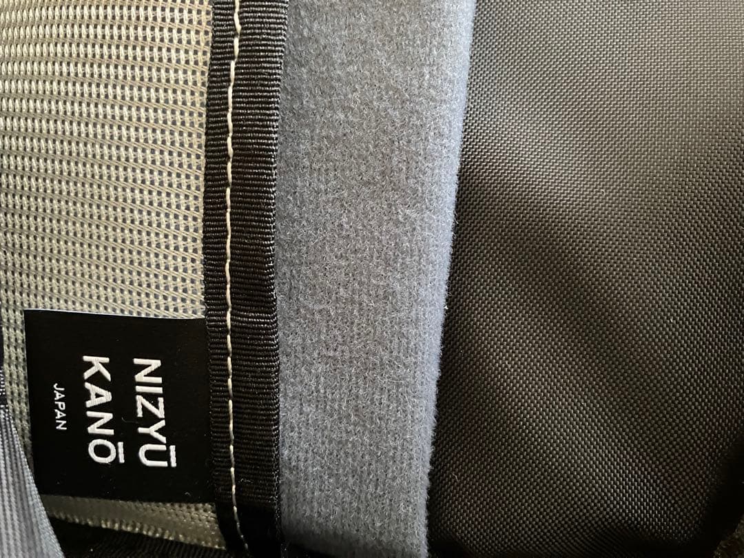 NIZYU KANO ボディバッグL サイズ グレージュ