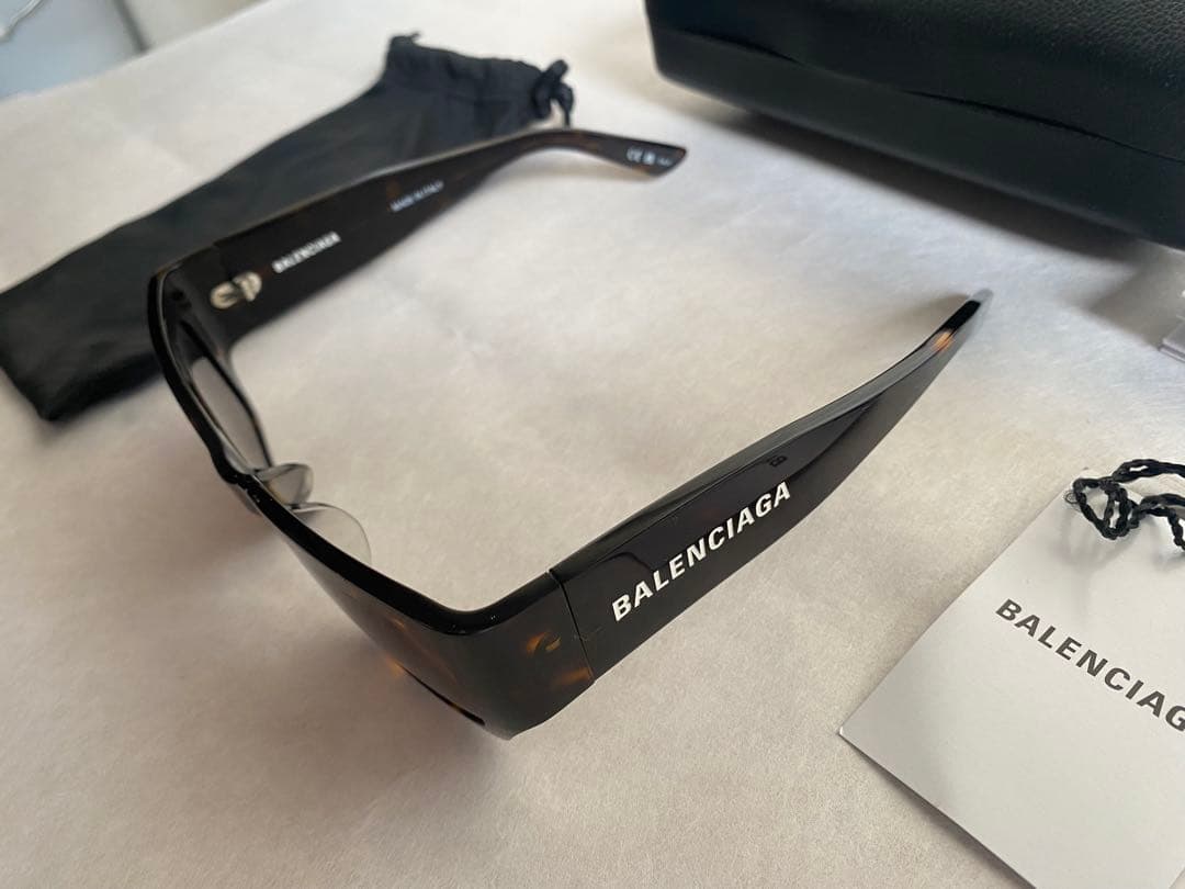 BALENCIAGA ブラウン サングラス ケース付き