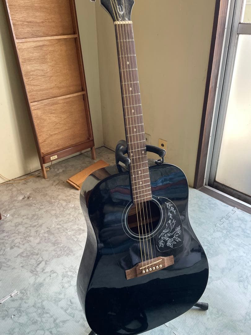 もも！　写真追加！値段変更！ギター　スタンド　ケース付き