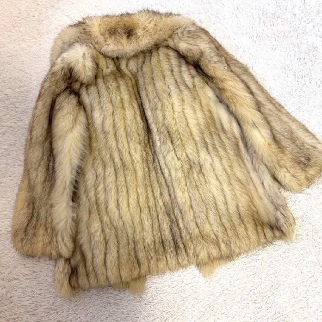 EMBA エンバ　フォックスファー　毛皮　コート　ボリューミー　ホワイト系