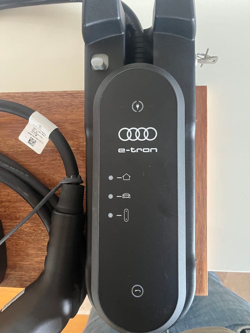 司*馬様 e-toron charging kit pulus 8kw充電器