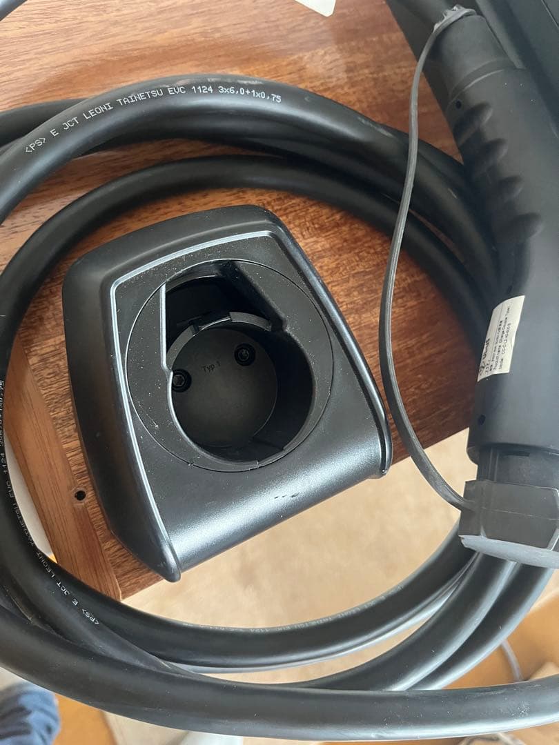 司*馬様 e-toron charging kit pulus 8kw充電器