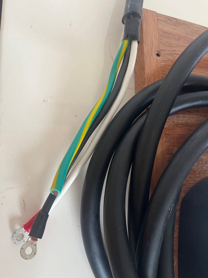 司*馬様 e-toron charging kit pulus 8kw充電器