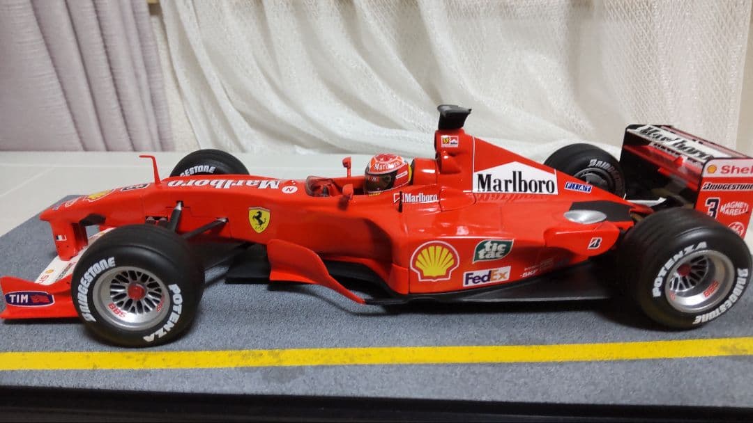 1/18 F1-2000 シューマッハ フェラーリ