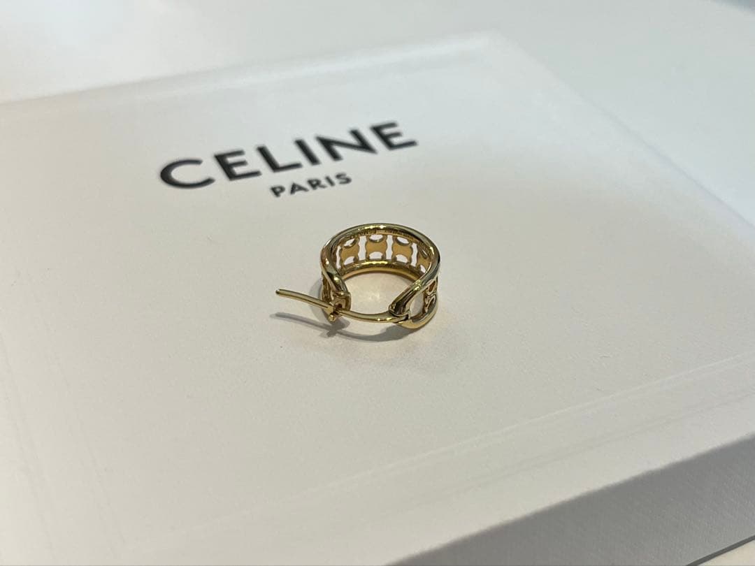 CELINE セリーヌ　ゴールド トリオンフ　ピアス　片耳