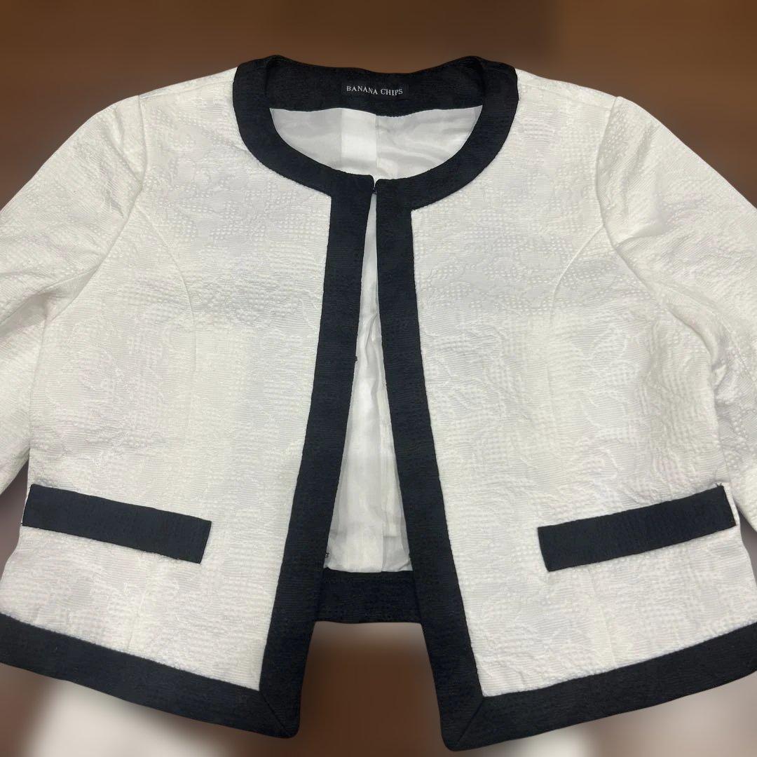 ホワイト/ブラック スーツセット　バナナチップス　120 入学　卒園　フォーマル