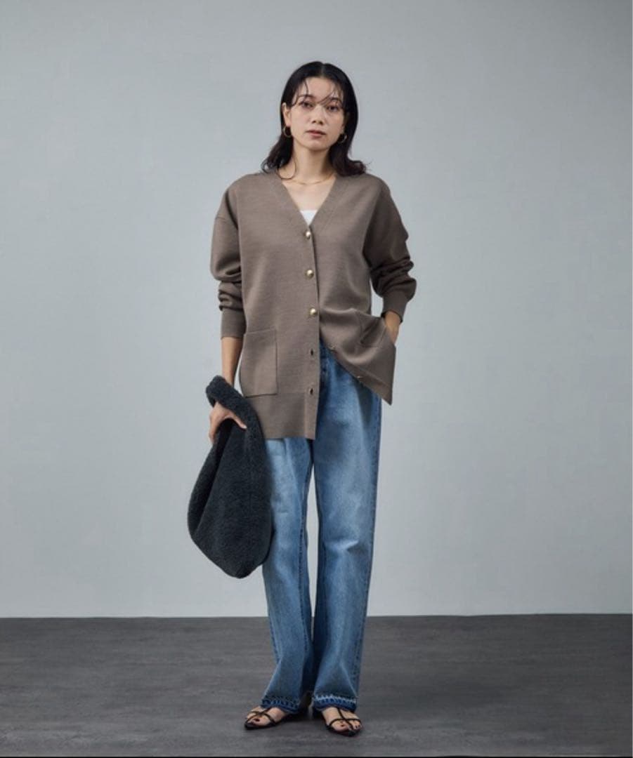 ウールVネック金ボタンカーディガン サロン アダム エ ロペ