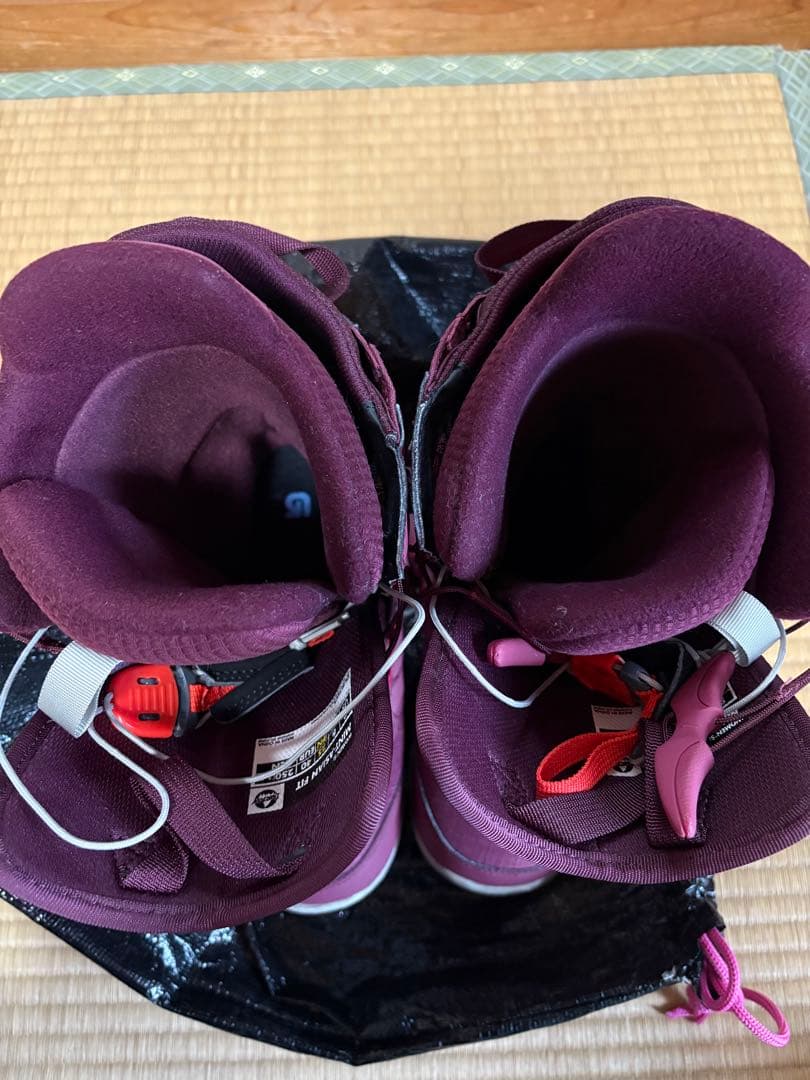 BURTON MINT-ASIAN FIT スノーボードブーツ　女性用（美品）