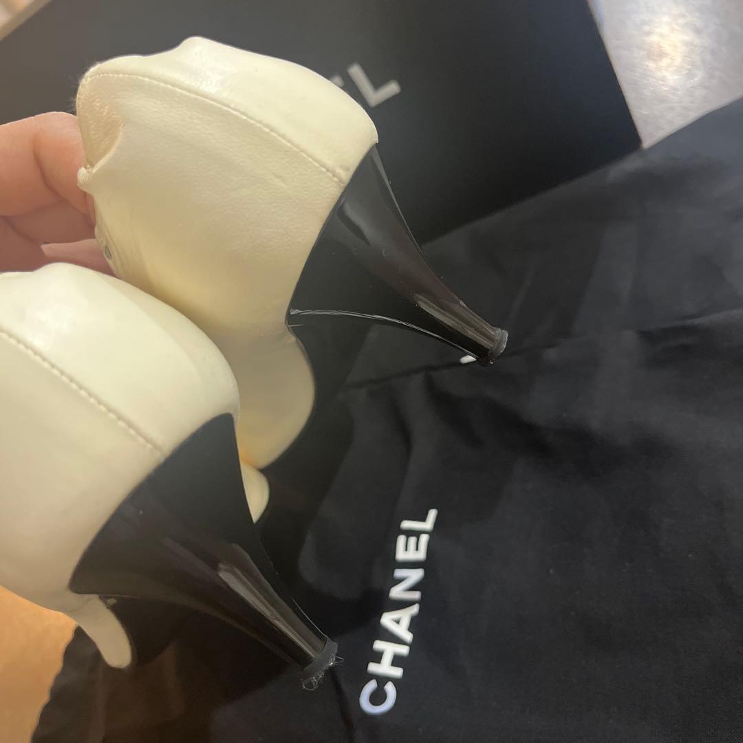CHANEL アイボリーフラットシューズ 37