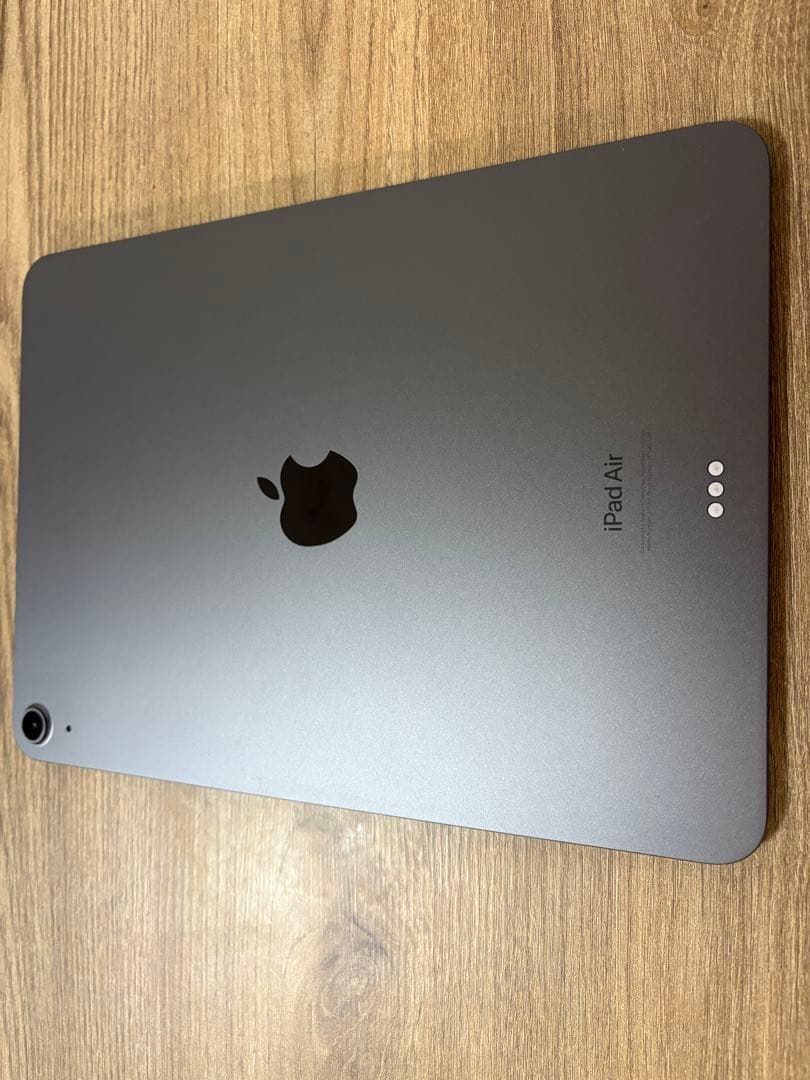 花子⭐︎Apple iPad Air 第五世代　本体　美品　フォリオ付き