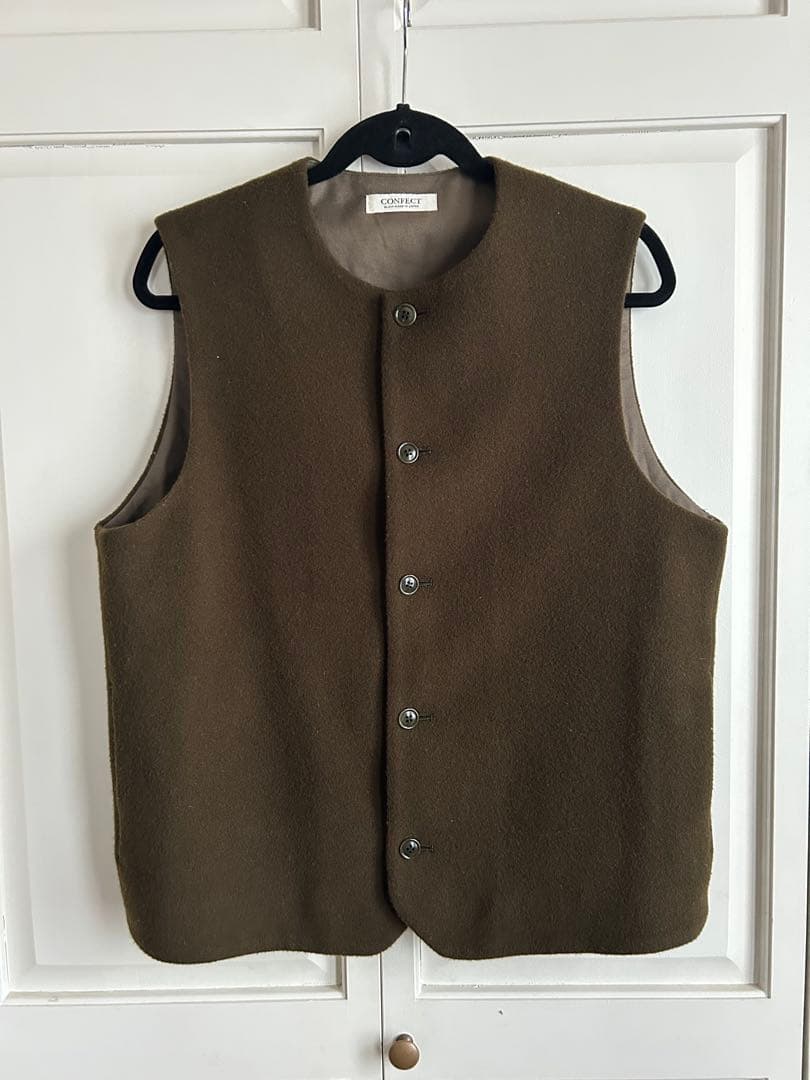 CONFECT ベスト　オリーブ