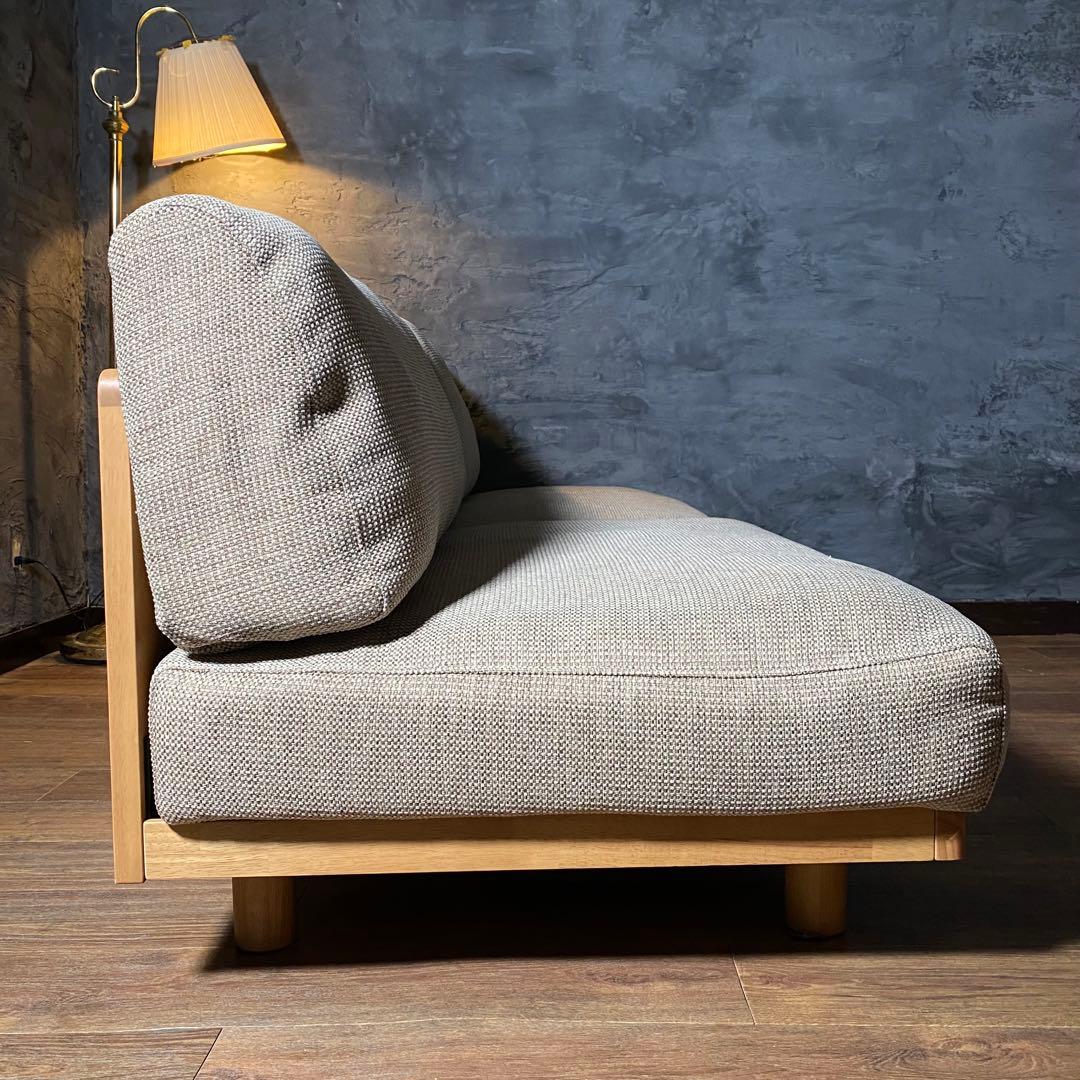 首都圏送無料〜　10万 ゆったり座れるアームレスソファ　３シーター　ベージュ