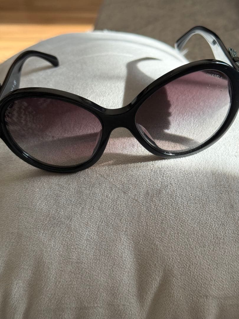 Chanel ブラック オーバーサイズ サングラス